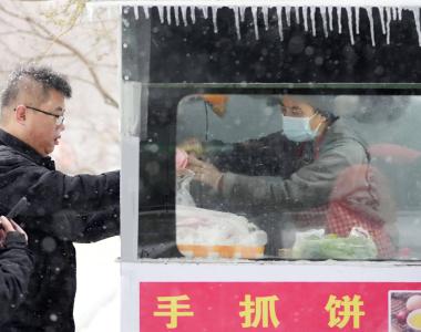 （环境）哈尔滨遭遇暴雪天气