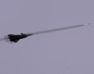 空军节前，国防部发布短视频《期望》，歼-20实弹射击近照曝光！