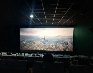 基层动态丨海拉尔区哈克镇组织退役军人和军人家属观看电影