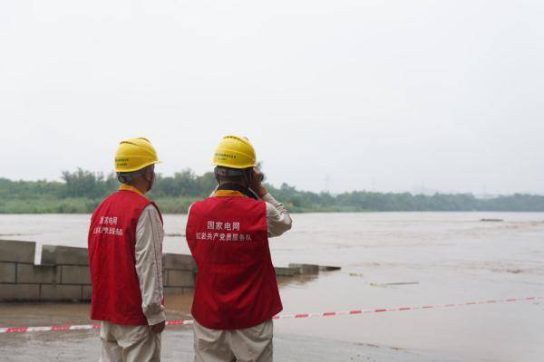 应对暴雨洪水 重庆电力部门全力确保安全供电