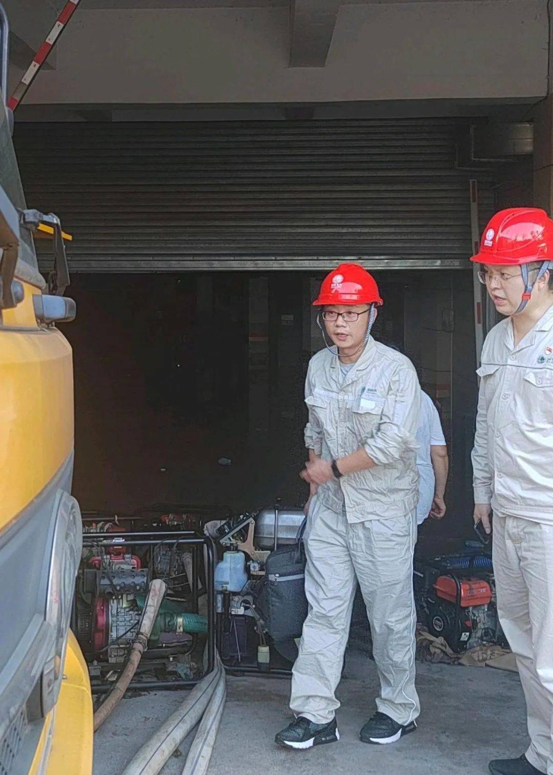 区政协经济界别委员到暴雨受灾地区调研电力设施抢修情况