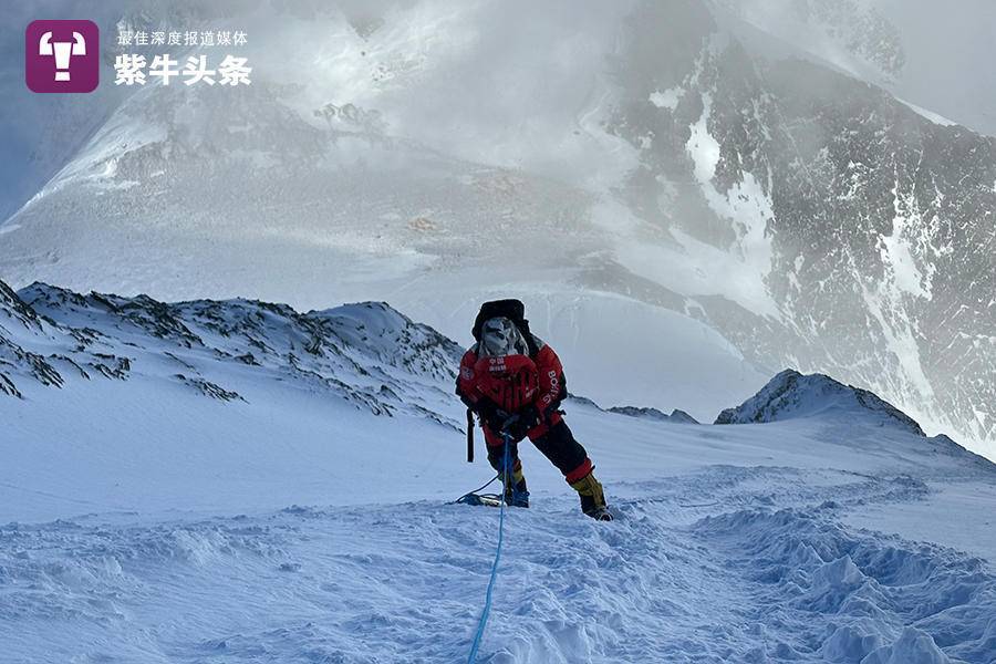 登顶珠峰者发帖称下撤途中被向导抛弃遇险；登山公司：可能患高原脑水肿，记忆有偏差