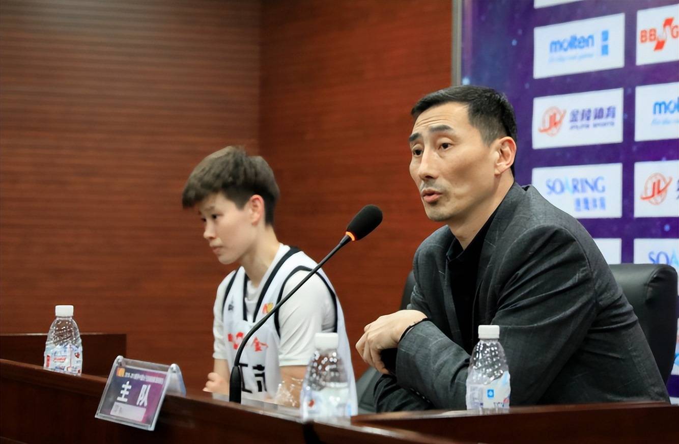 中国篮协正式官宣！江苏名帅被重罚，禁赛两场，罚款一万