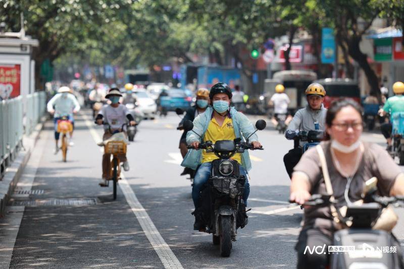 广州电动自行车管理拟出新规：边骑车边打电话、看手机或被罚
