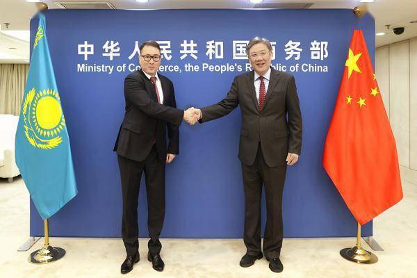 王文涛部长会见哈萨克斯坦贸易和一体化部部长沙卡利耶夫