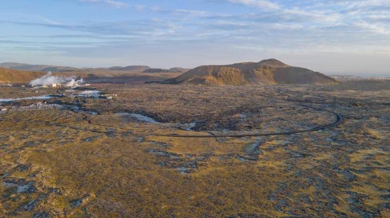 火山喷发风险加大 冰岛著名地热温泉停止接待游客