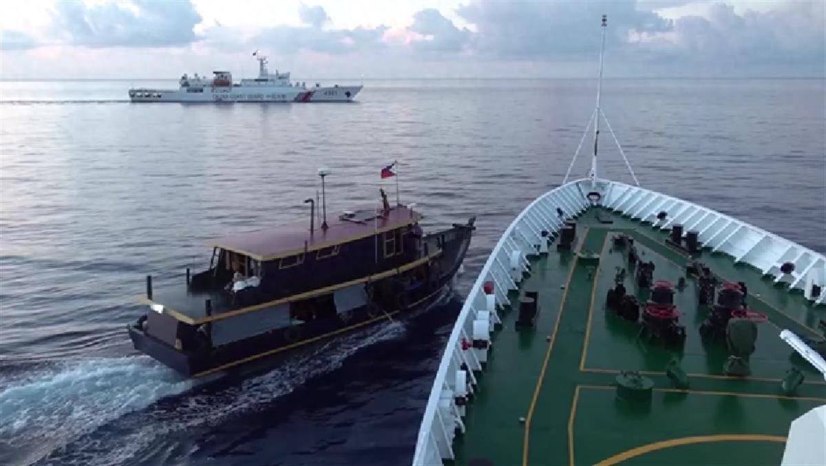 菲律宾5艘船只擅闯南海，滋事挑衅，外交部：已依法对菲方船只采取必要执法措施