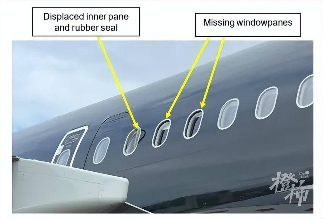 飞机飞到4400米高空才发现，窗户怎么没了？