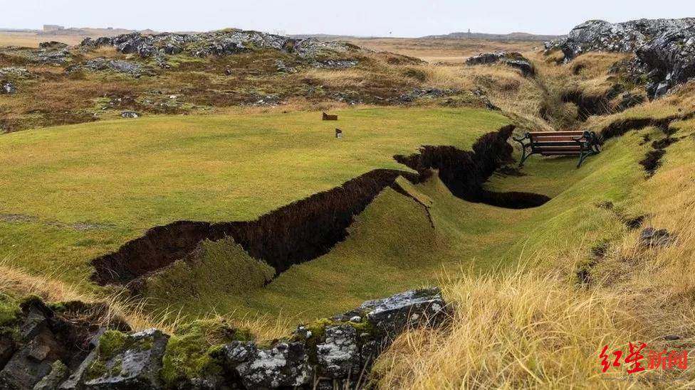 一天1400次地震！冰岛火山或再次喷发，游客凌晨恐慌逃离 专家：这次前所未有