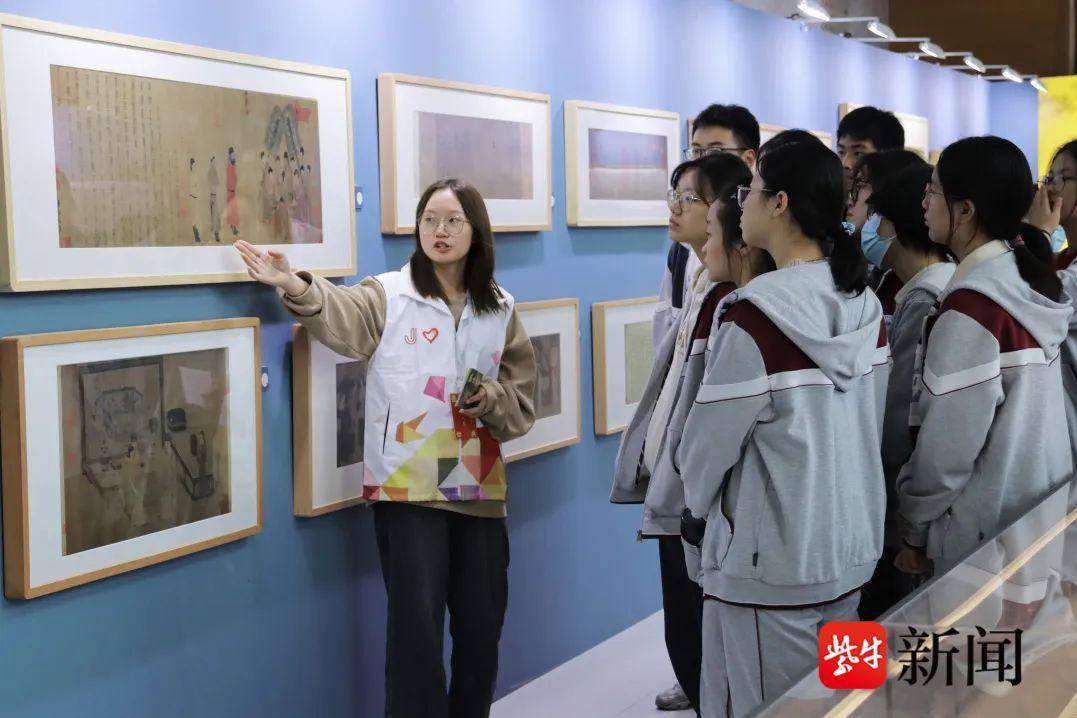 震撼心灵的美！无锡一中学子打卡“中国历代绘画大系”成果展