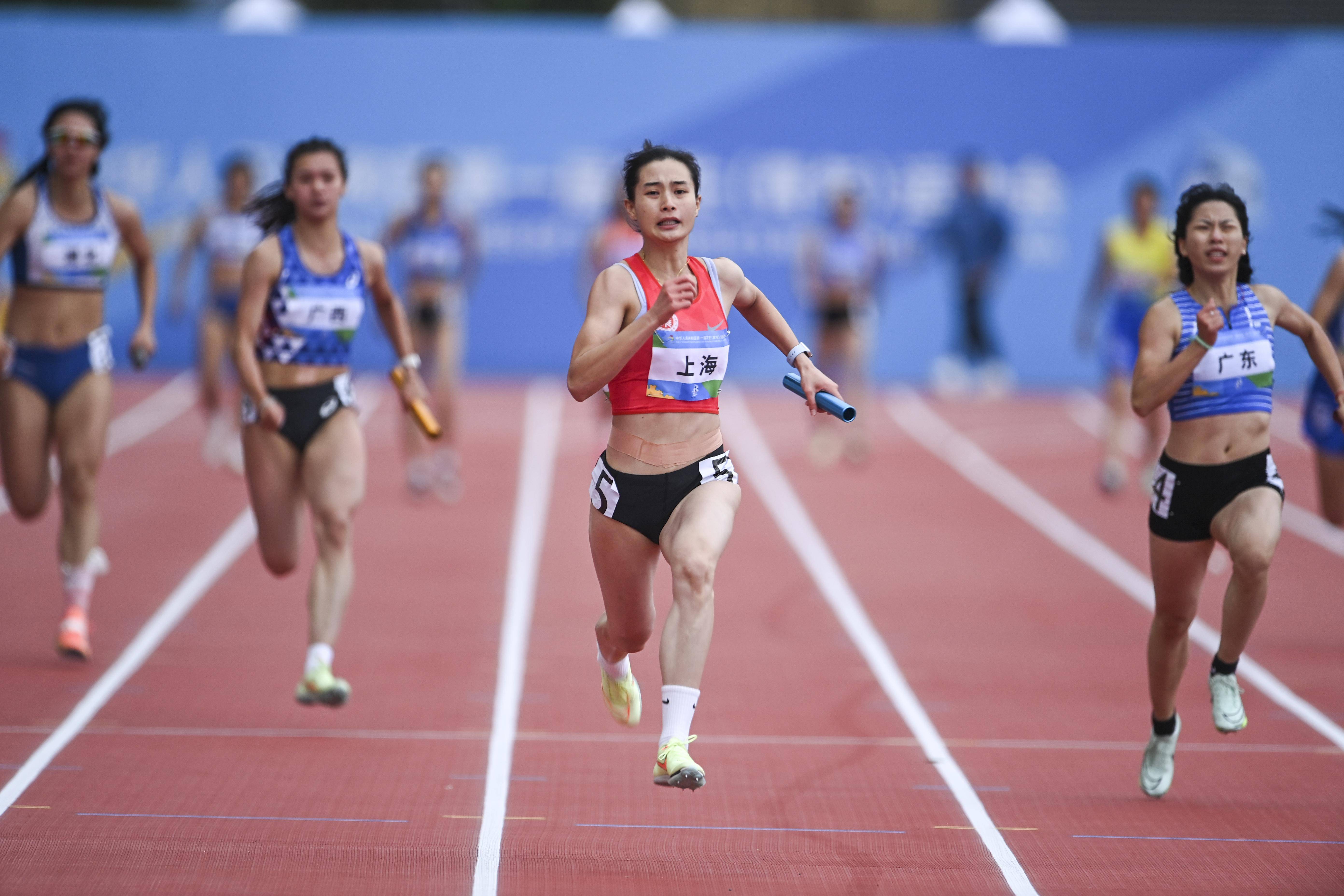 （学青会）田径——大学乙组女子4X100米接力：上海队夺冠