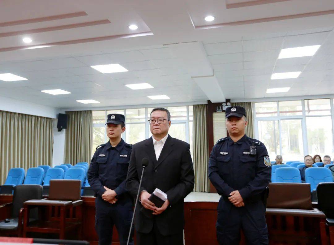 与多名女性发生不正当性关系、攀附省委副书记……王进江，判了！