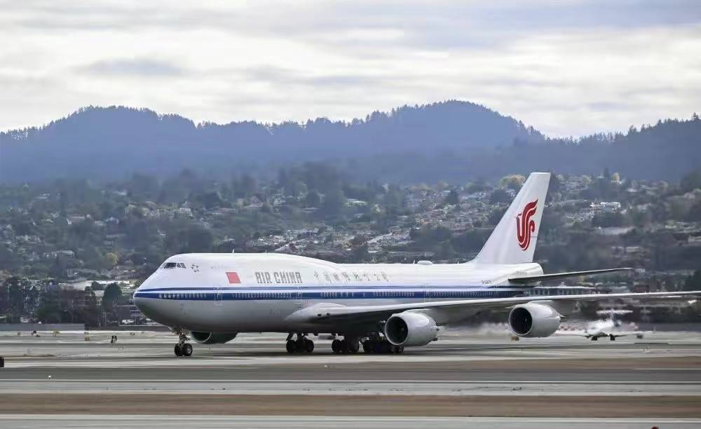 旧金山上空，中美专机降落，接待规格有区别，墨总统预定中方会晤