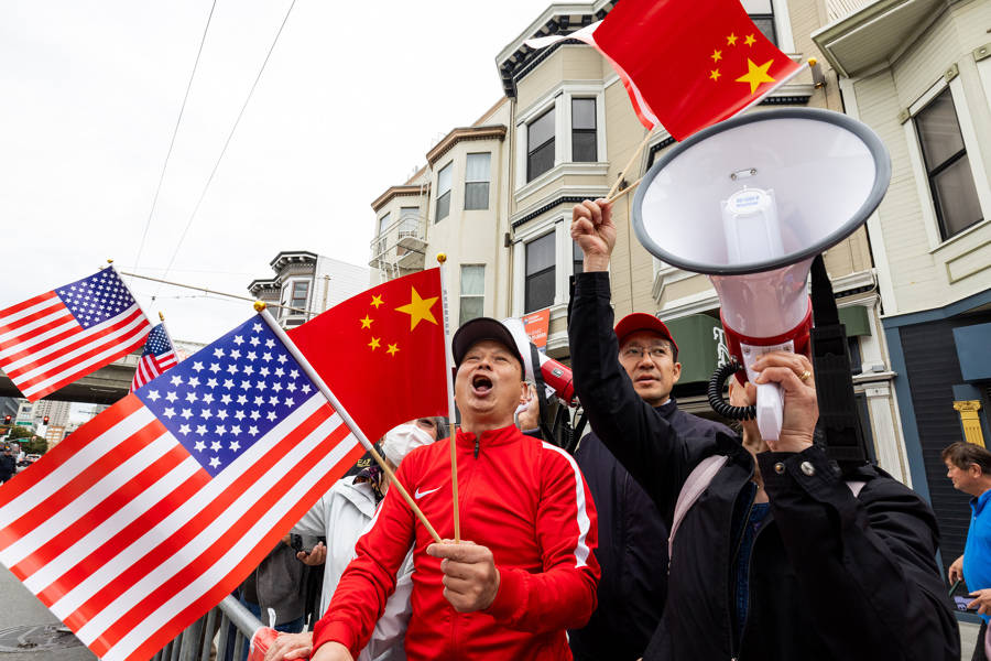 【看世界】习近平主席抵达美国旧金山，在美华人热烈欢迎