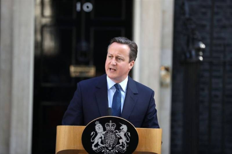 英国前首相卡梅伦7年后重返政坛，“降级”当外交大臣为哪般