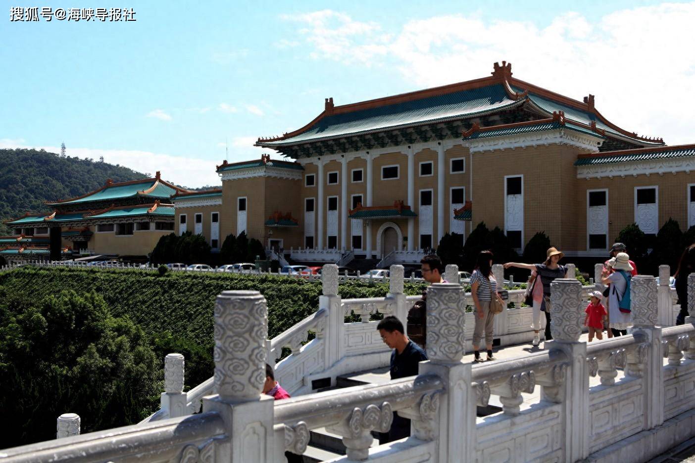 台北故宫博物馆乱象被通报：摔破国宝、图档外流、驻警持有毒品被抓