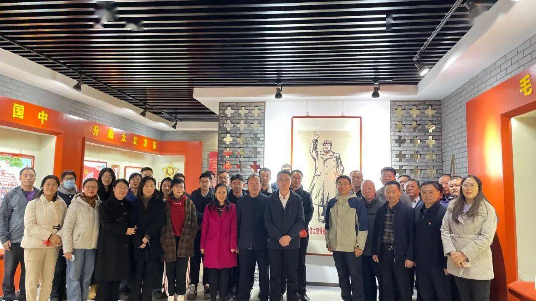 市交通运输局组织参观毛泽东像章红色文化记忆馆