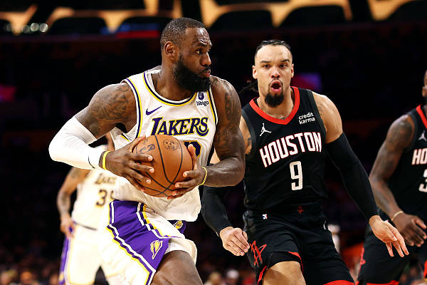 NBA | 詹姆斯37分赛季个人新高 距39000分大关还差5分